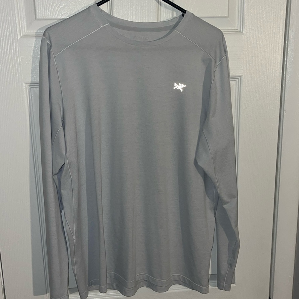 Arcteryx Men’s long sleeve - off white color